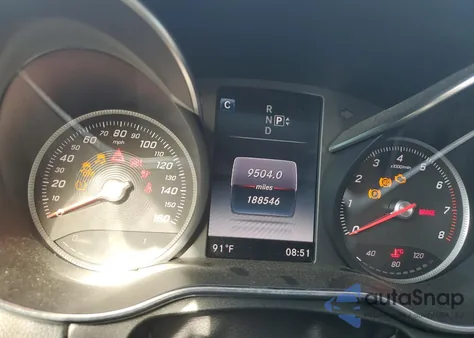 2015 Mercedes-Benz C 300 z USA, uszkodzony, nr VIN 55SWF4JB8FU043574